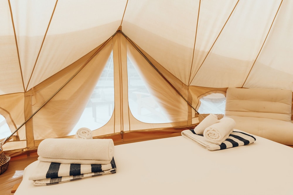 Tent (Bell) photo 2