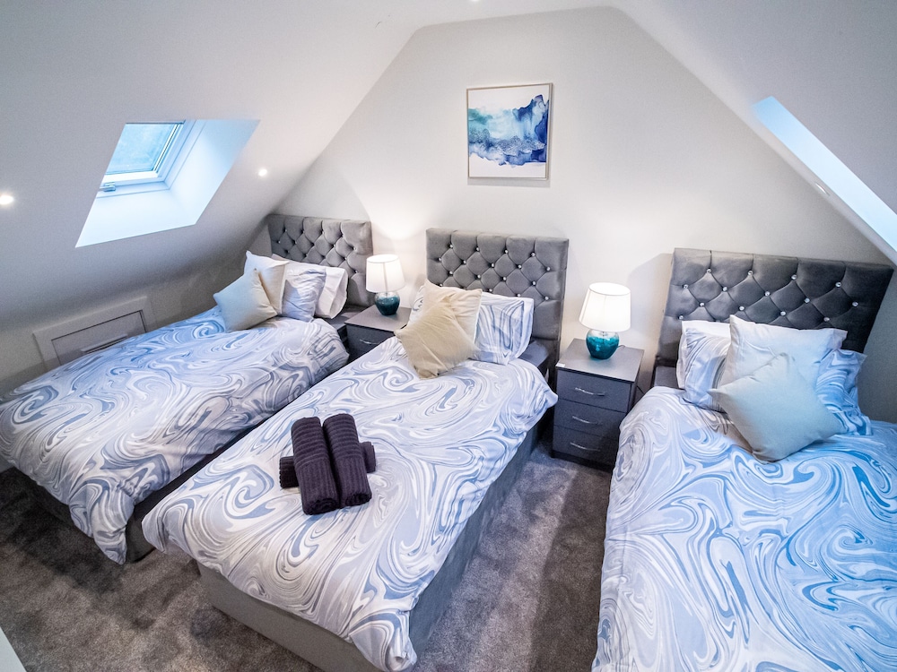 Bv Luxe 3 Slaapkamer Stadswoning in Bed Cliff Oaks, Foto 6