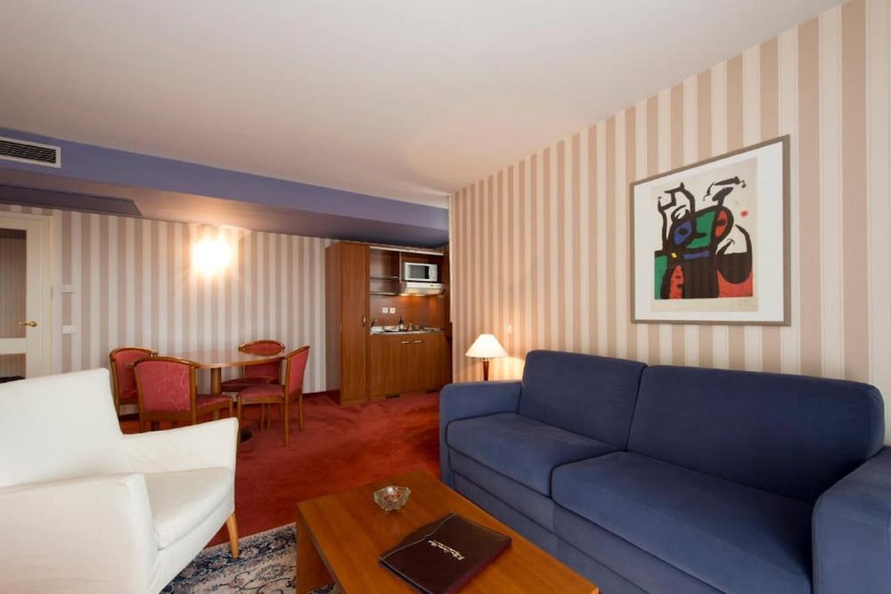 Executive Suite photo 1