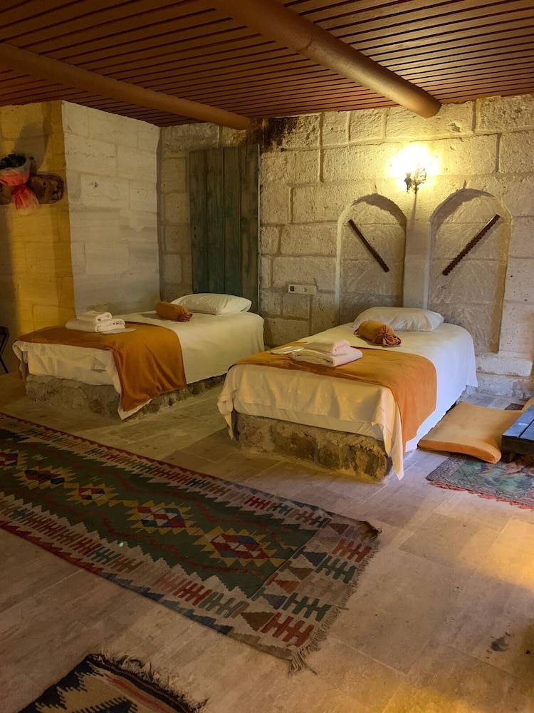 Eysan Stone Family Suite - Photo 8