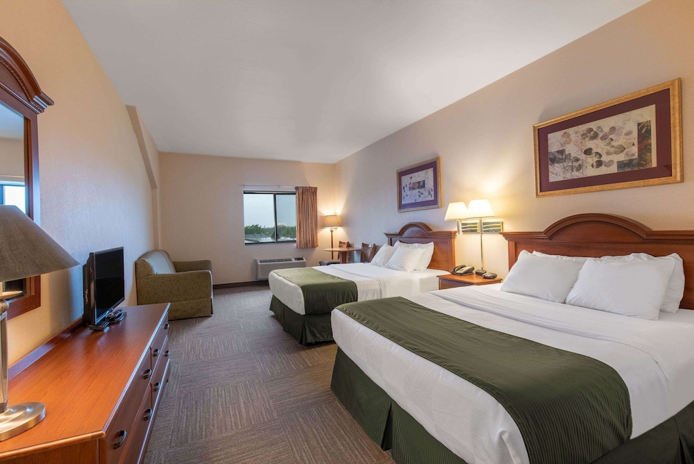Suite, 2 Queen Beds, Non Smoking