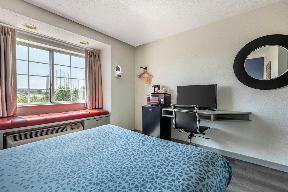 Standard Room, 1 Queen Bed, Non Smoking