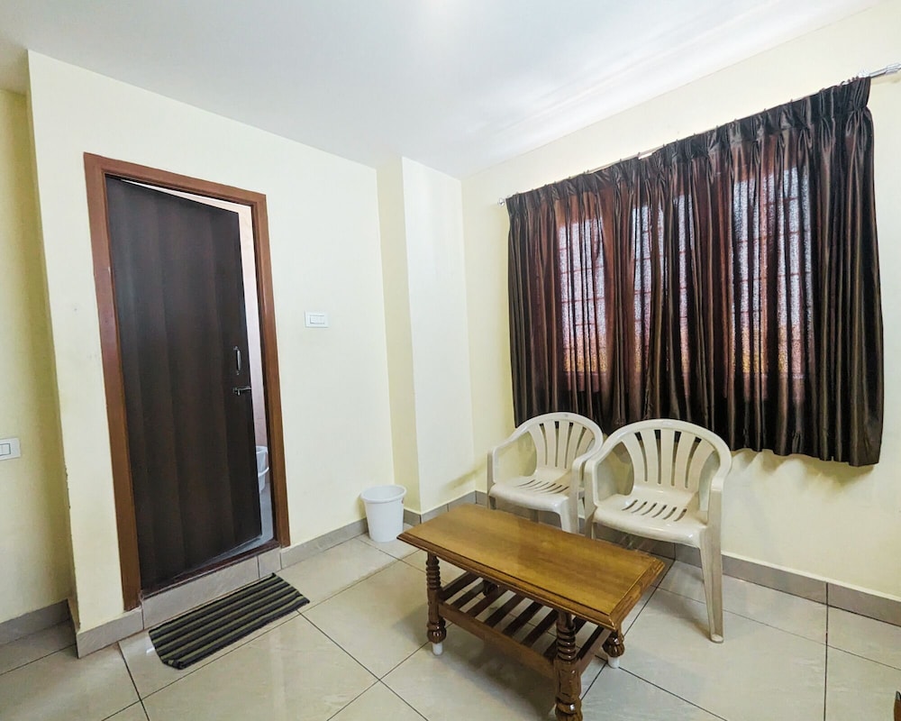Standard Double Room - Photo 8
