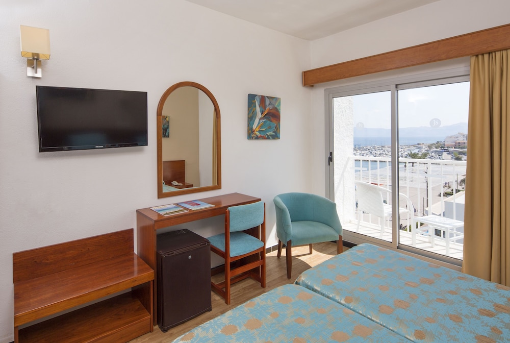 Double Room, Balcony, Partial Sea View - Photo 2
