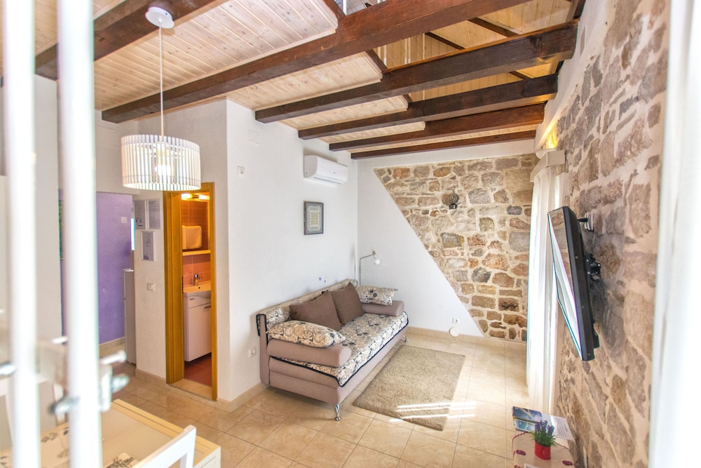 Apartment (A1)