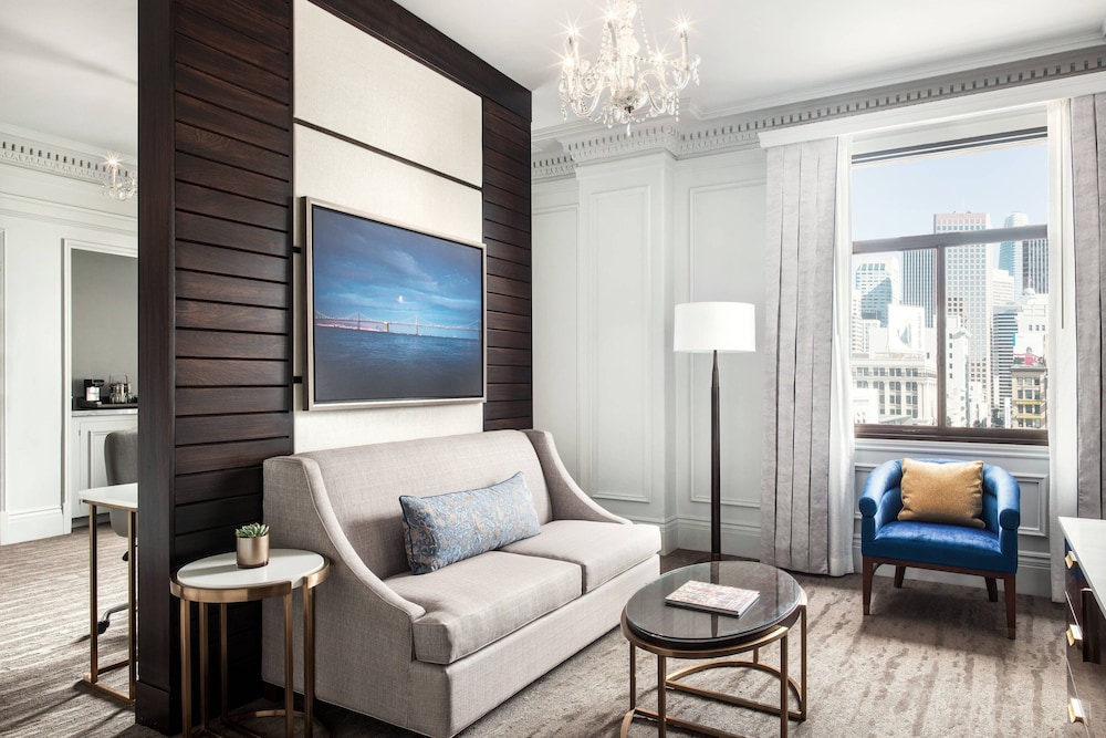Suite, 1 Bedroom - Photo 6