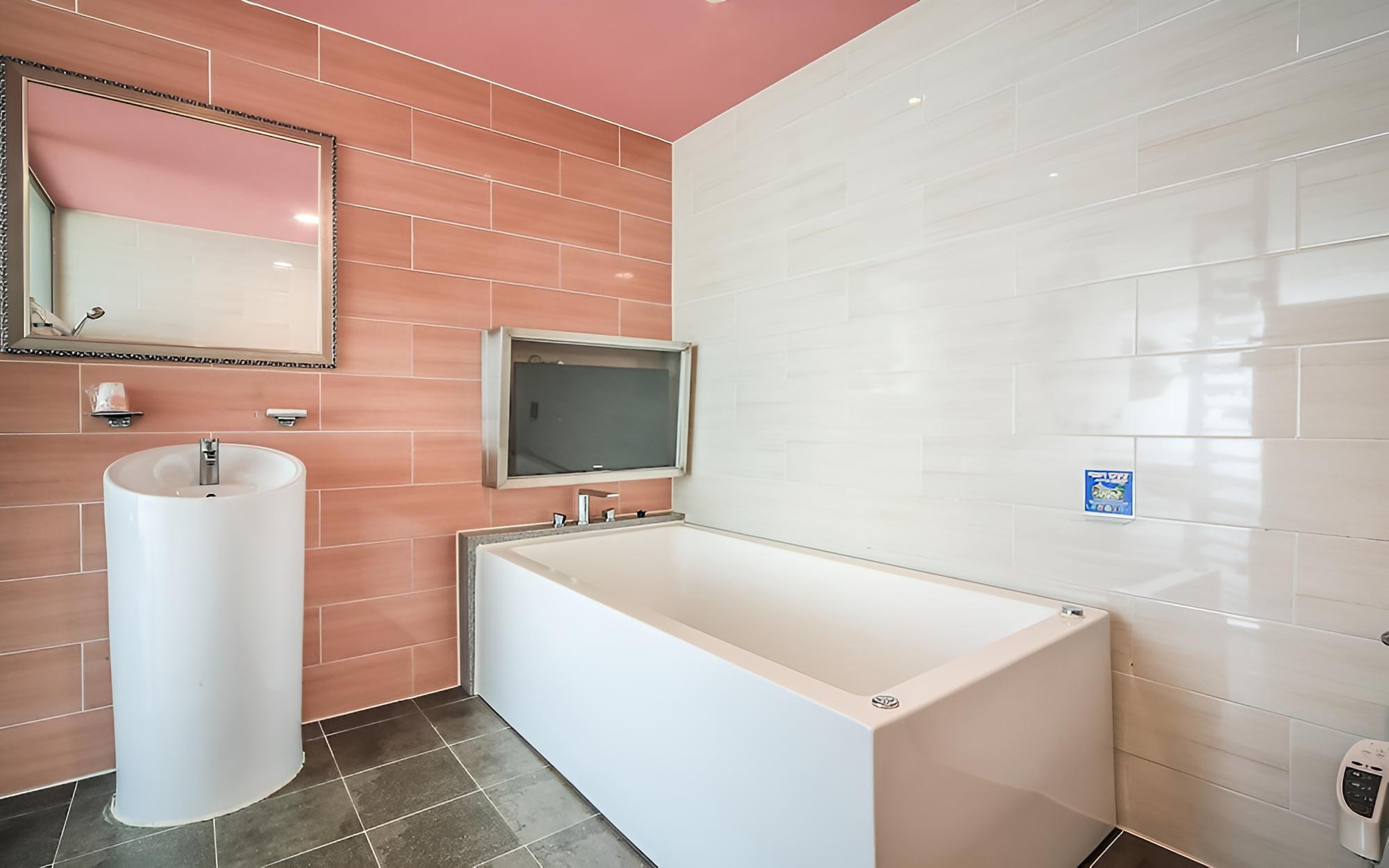 Room (Special European Ocean View) - Photo 19