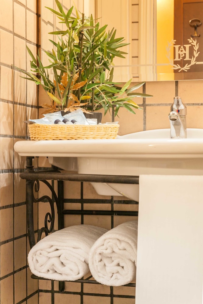 Business Double Room Single Use photo 3