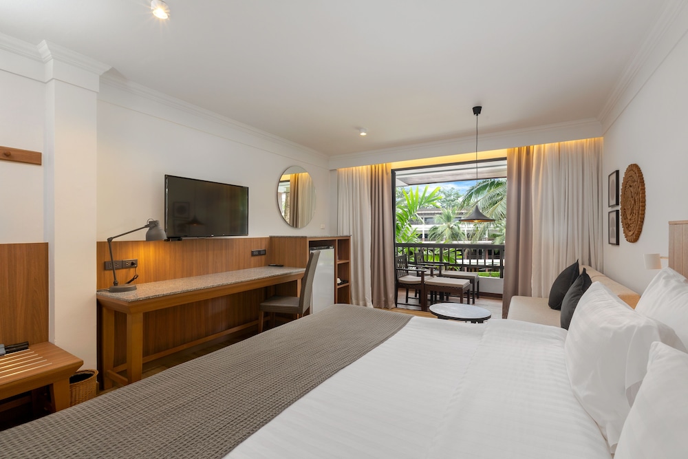 Deluxe Room - Photo 2