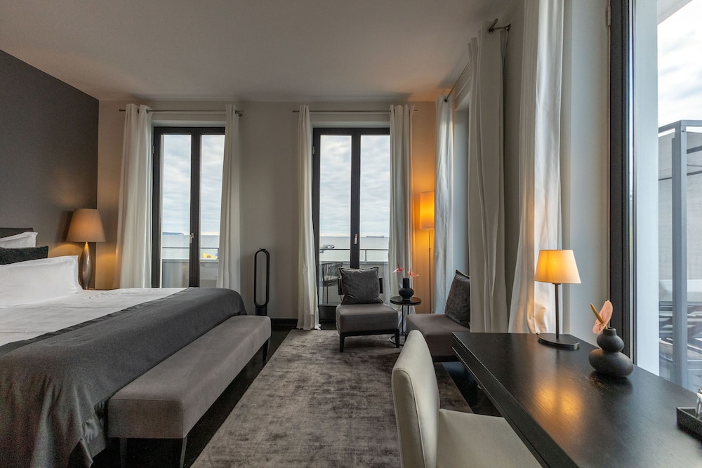 Design Double Room thumbnail 6