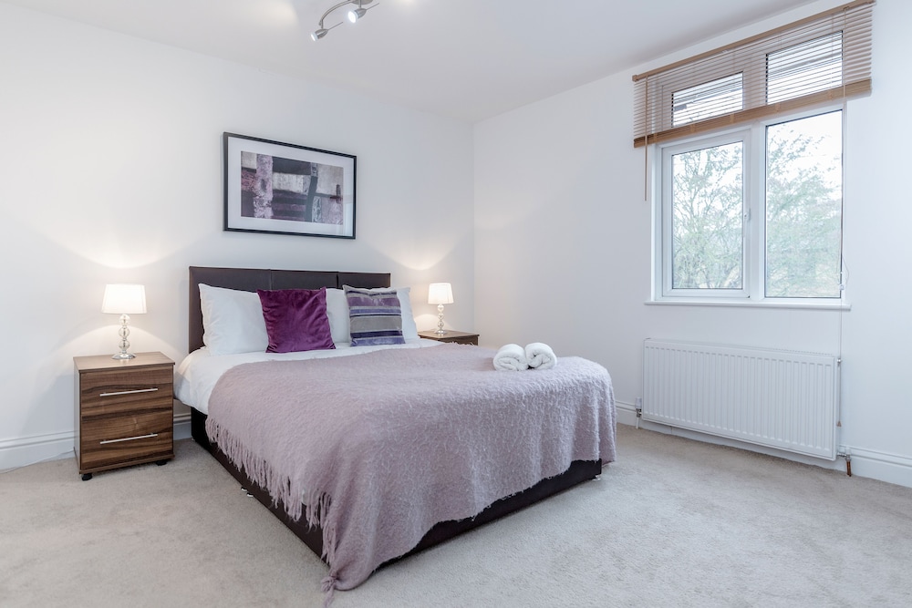 Classic Apartment, 3 Bedrooms (split level)