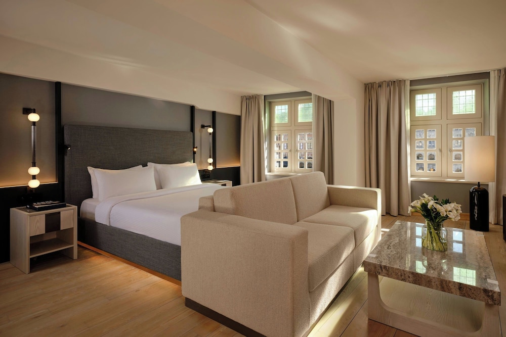 Room, 1 King Bed, Non Smoking, Canal View photo 1