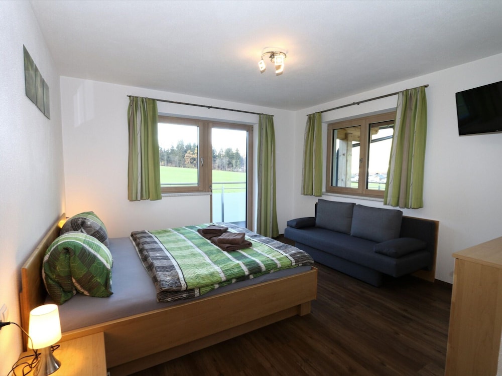 Apartment photo 2