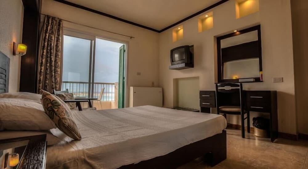 Suite, Sea View