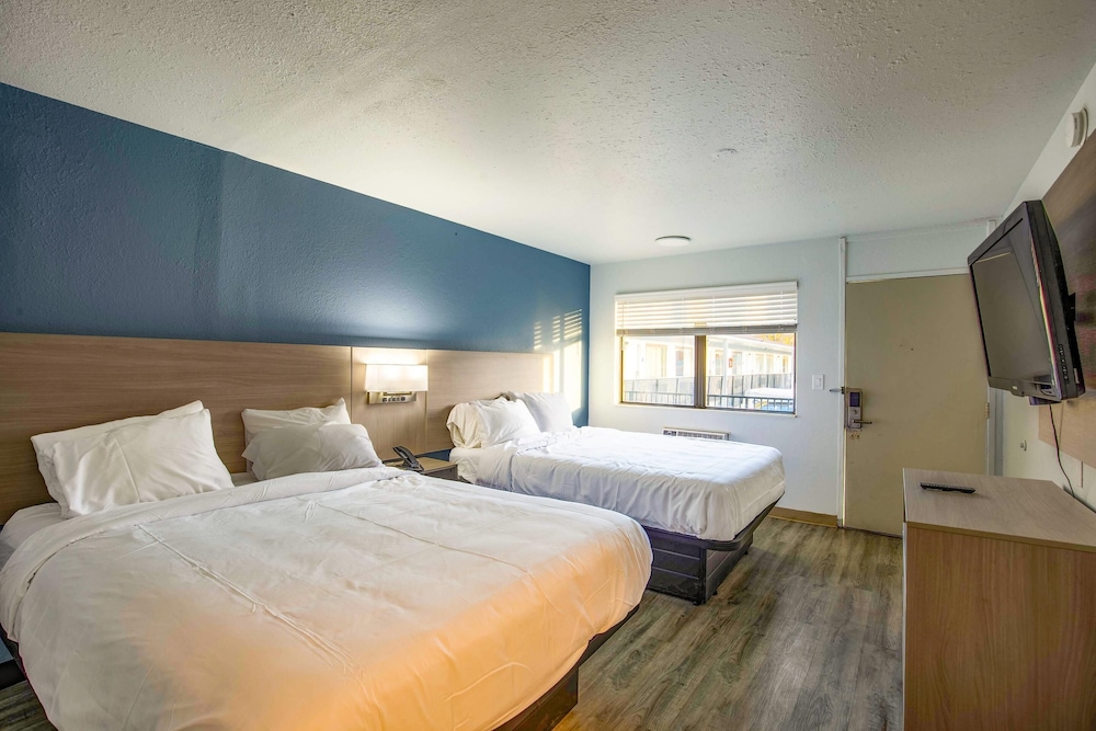 Suite, 2 Queen Beds, Non Smoking photo 1