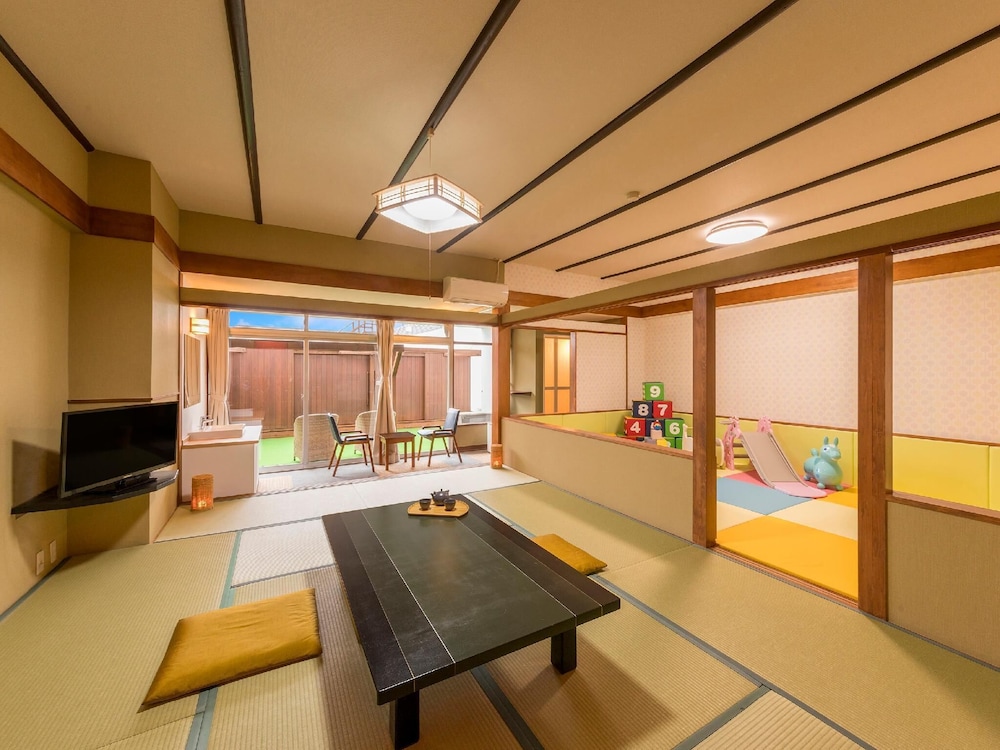 Superior Kids Room Japanese Style with Bath (No View), Non-Smoking
