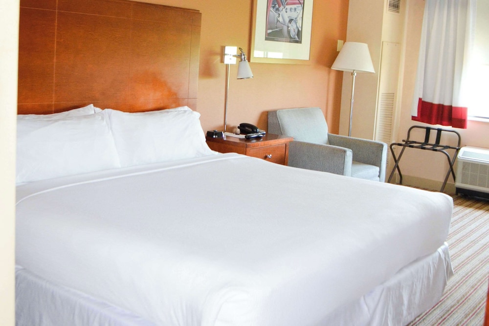 Suite, 1 King Bed, Non Smoking - Photo 1