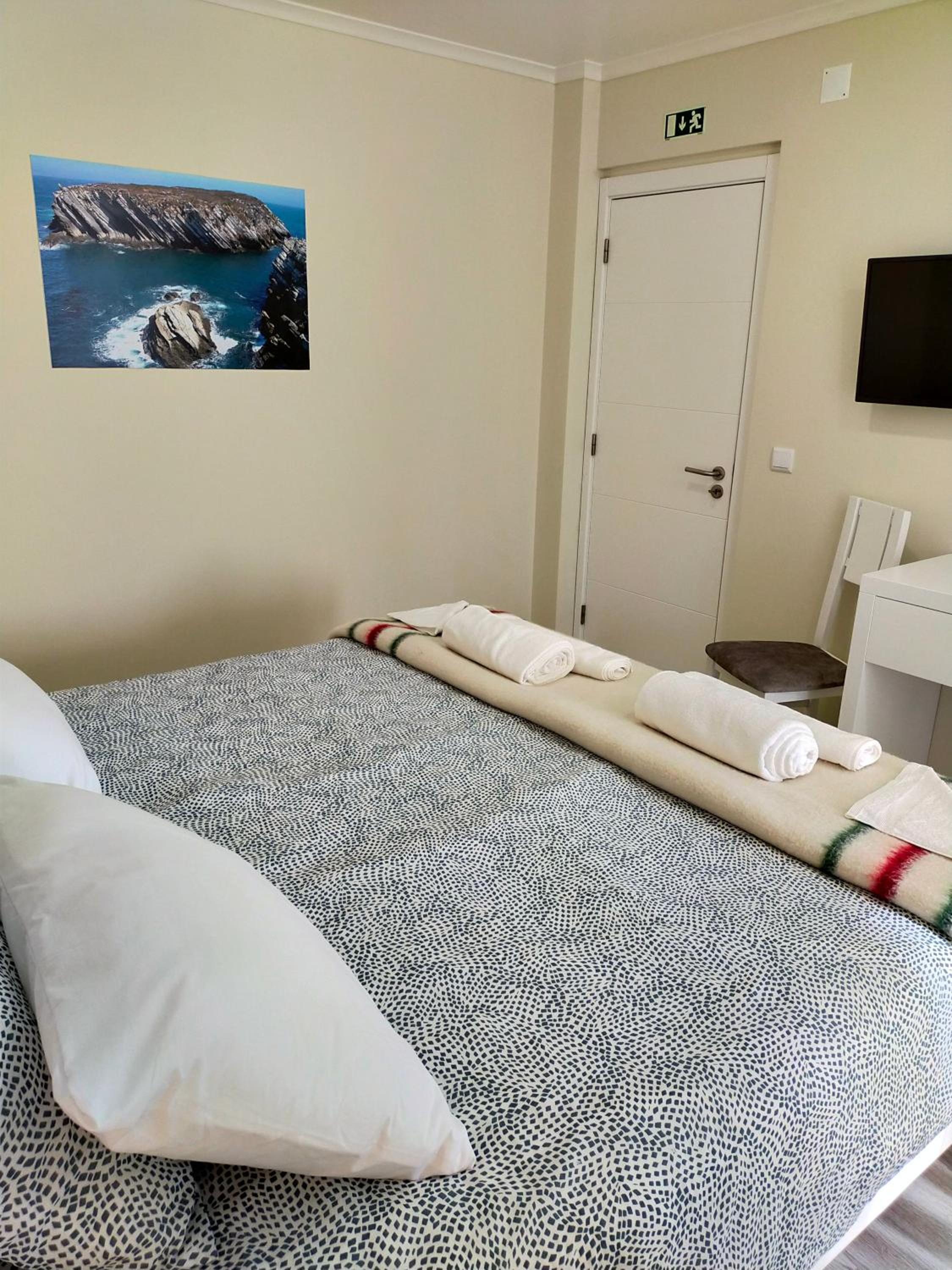 Double Room with Private Bathroom photo 2