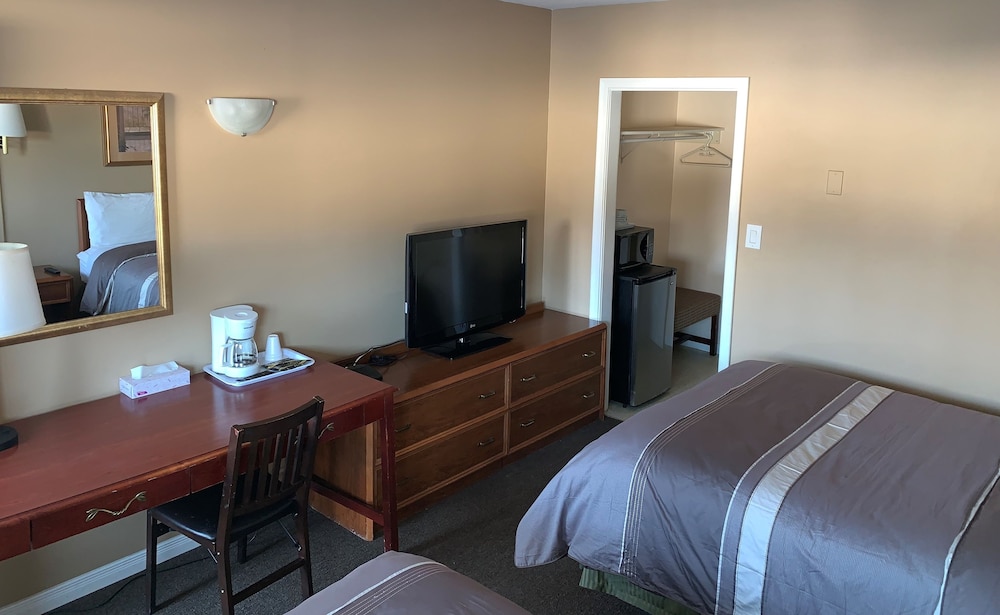 Standard Room, 2 Double Beds photo 3