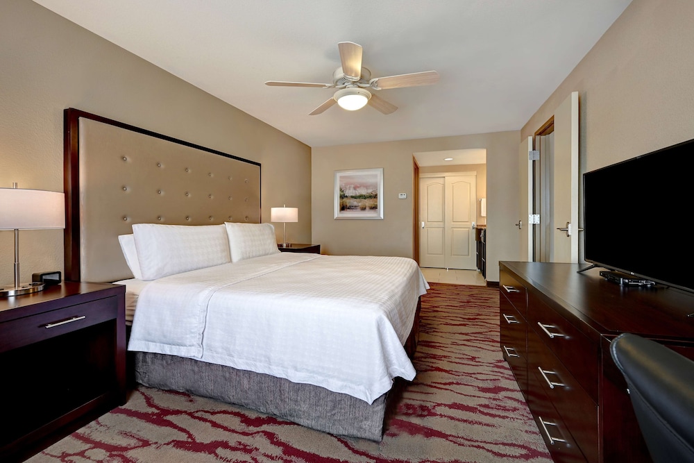 Suite, 1 King Bed, Accessible, Bathtub photo 1