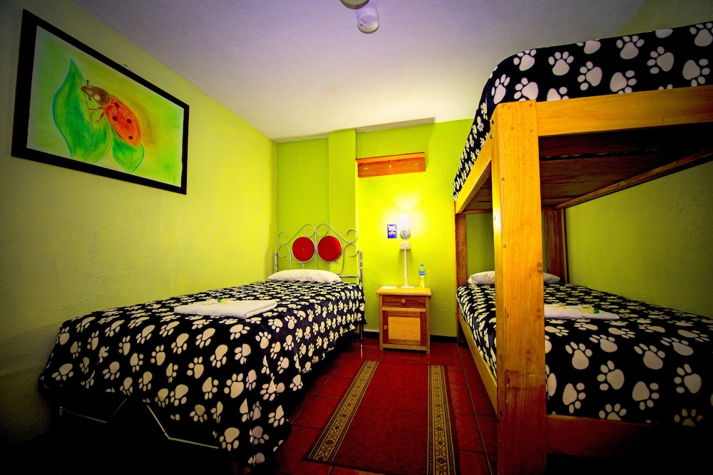 Economy Triple Room, Multiple Beds, Non Smoking photo 2