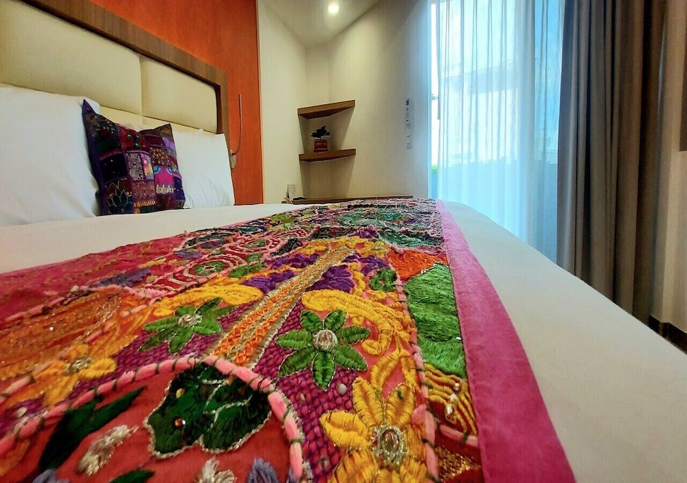 Superior Room, 1 King Bed - Photo 8
