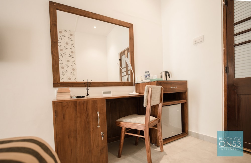 Premium Double Room, 1 King Bed, Garden View photo 3