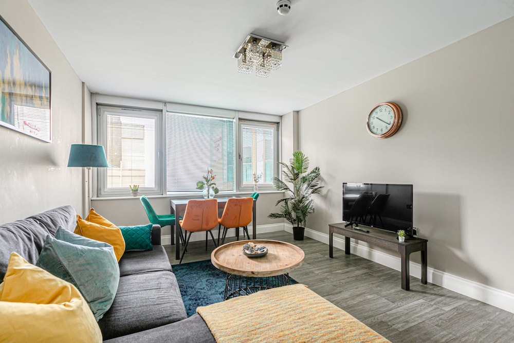 Apartment photo 1