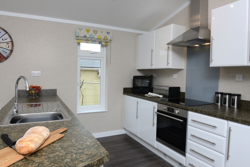 Lodge, 3 Bedrooms, Dog Friendly photo 3