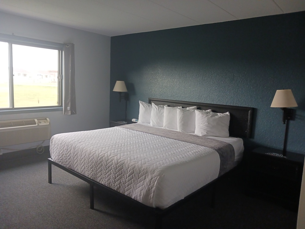 Standard Room, 1 King Bed photo 3