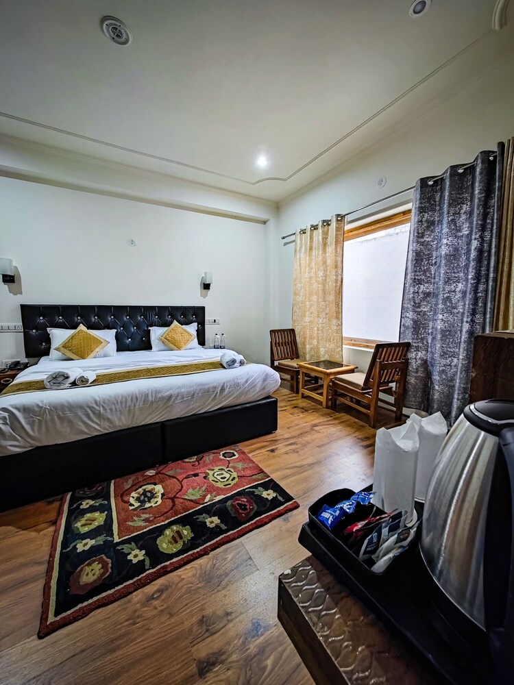 Deluxe Room - Photo 10