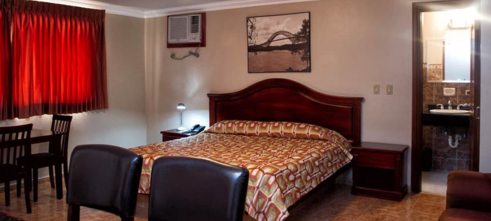 Suite, 1 King Bed, Non Smoking