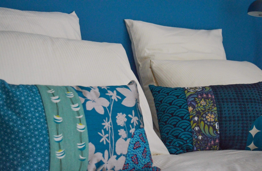 Deluxe Double Room, 1 Queen Bed, Private Bathroom, Courtyard View photo 3