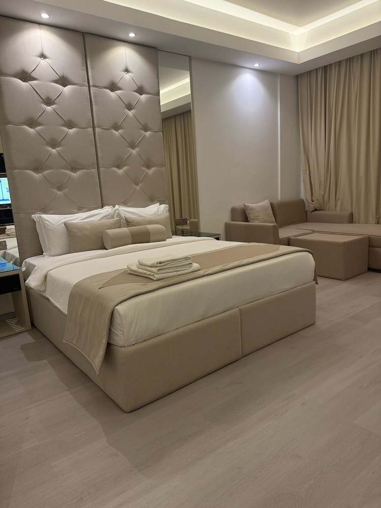 Deluxe Double Room, 1 King Bed, Sea View photo 2