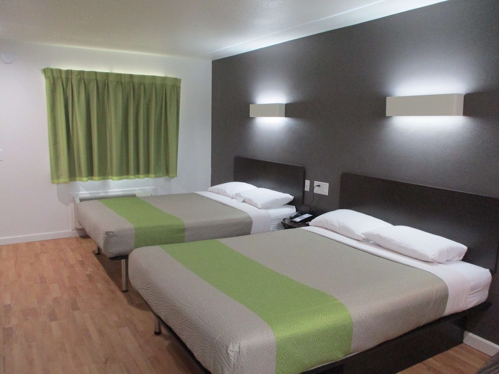 Deluxe Room, 2 Queen Beds, Non Smoking, Kitchenette - Photo 3