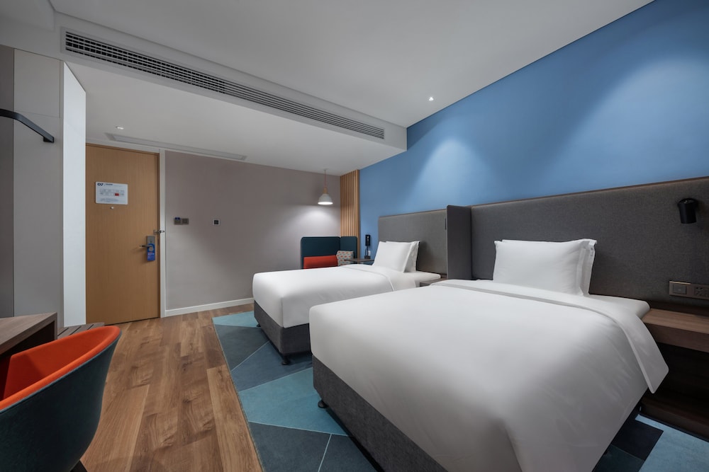 Standard Room, 2 Twin Beds (Extra Floor Space) - Photo 4