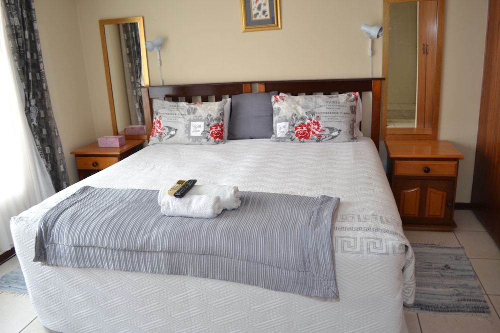 Luxury Room, 1 King Bed photo 1