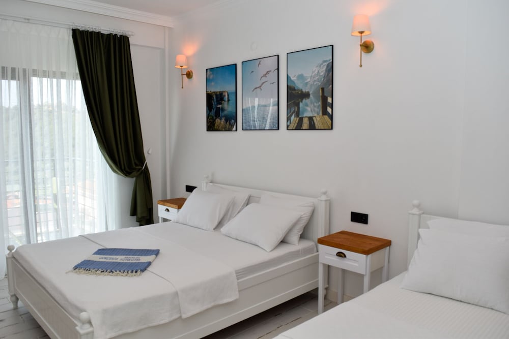 Deluxe Triple Room, Balcony, Sea View - Photo 14