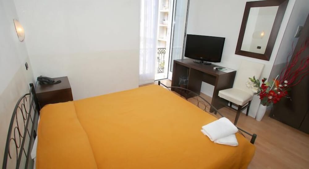 Quadruple Room - Photo 10