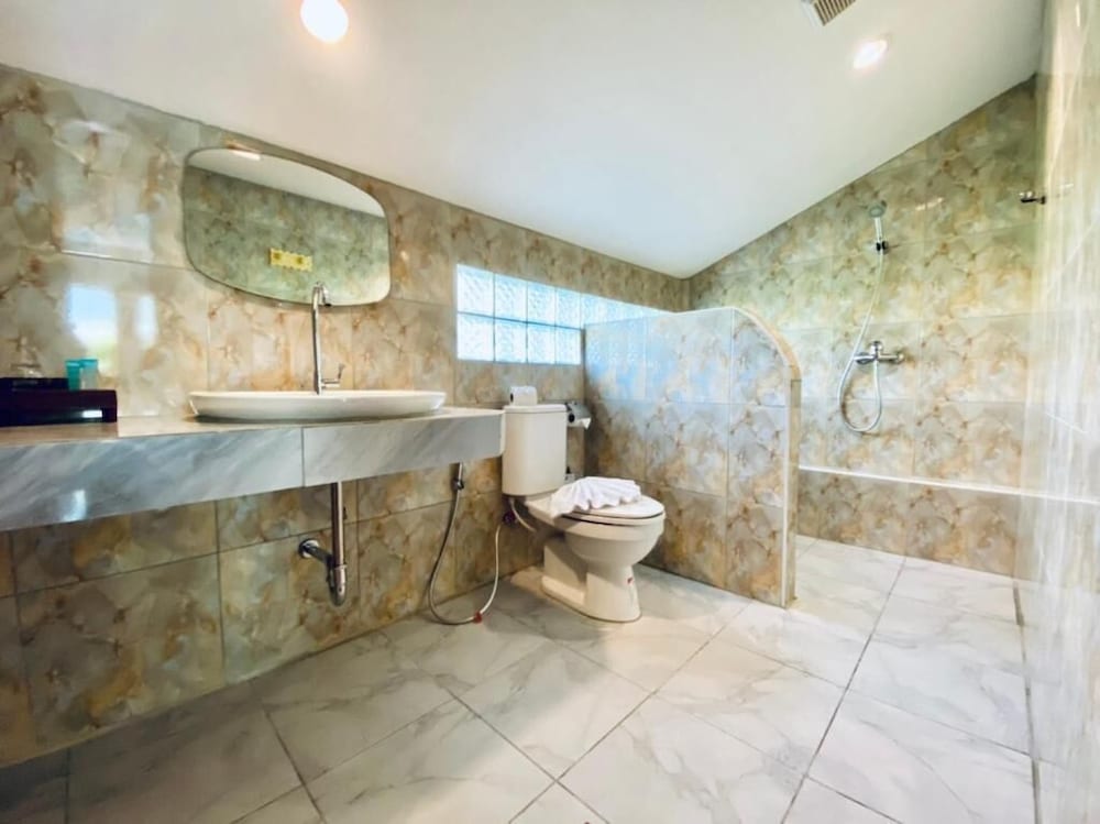 Standard Room - Photo 11