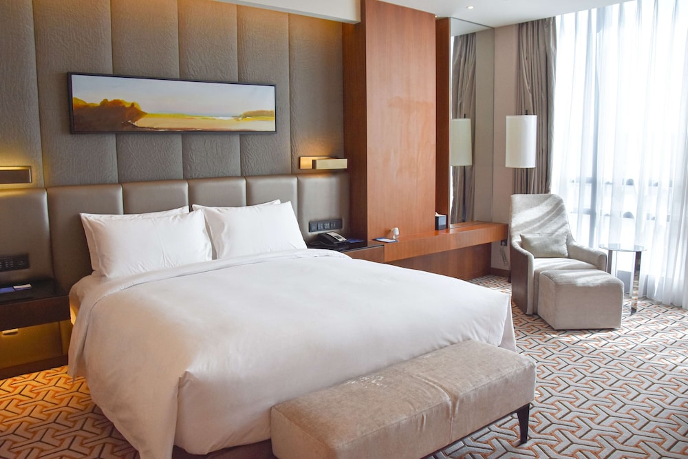 Executive Room - Photo 6