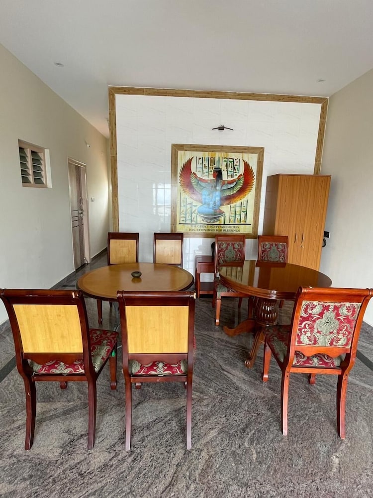 Family Room photo 1