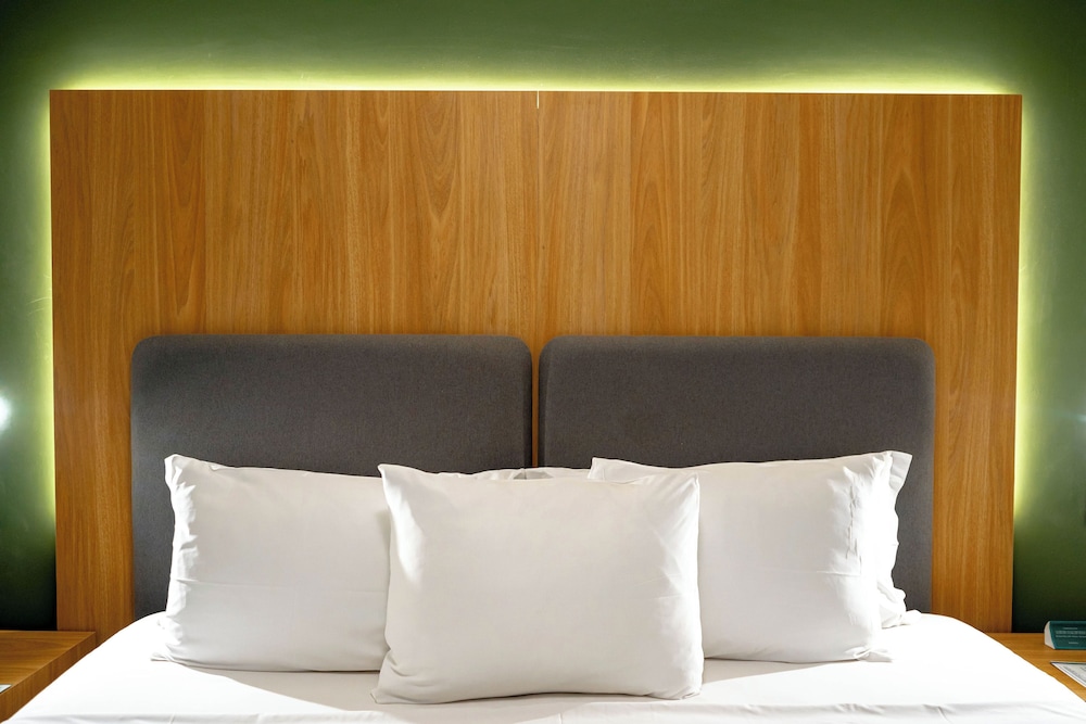 Luxury Suite, 1 King Bed with Sofa bed - Photo 2