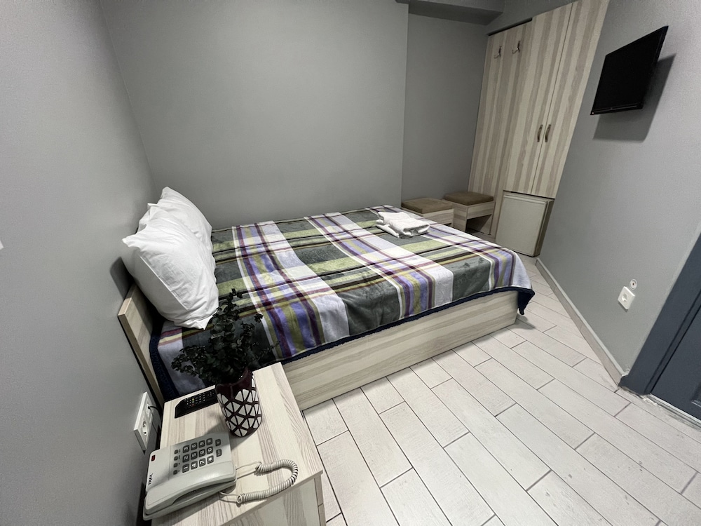 Deluxe Double Room Single Use, City View photo 2