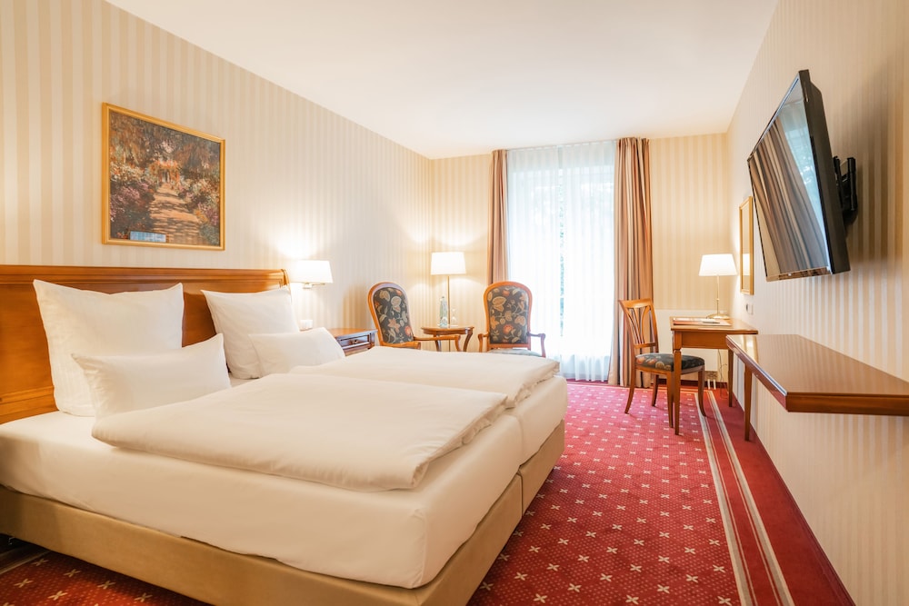 Standard Double Room - Photo 13
