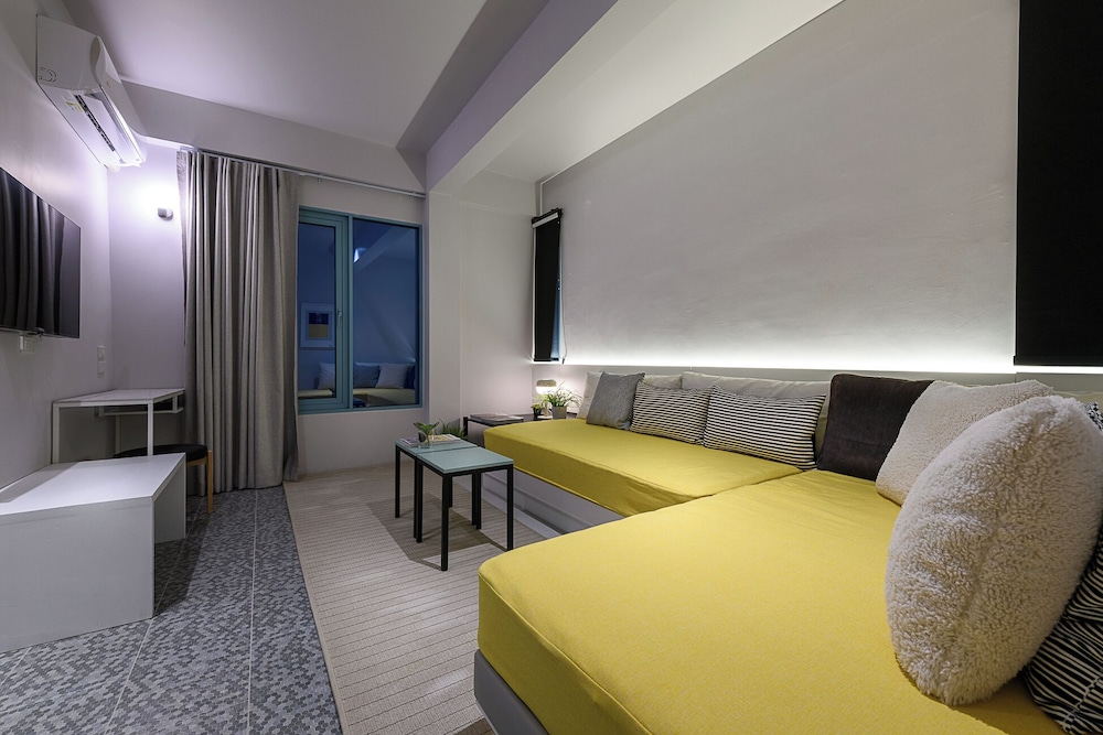 Grand Riverfront Triplex Suite photo 1