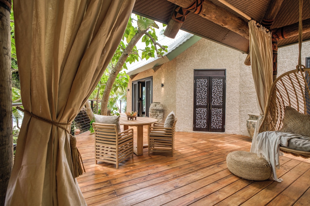 Beach Front Tree House With Plunge Pool