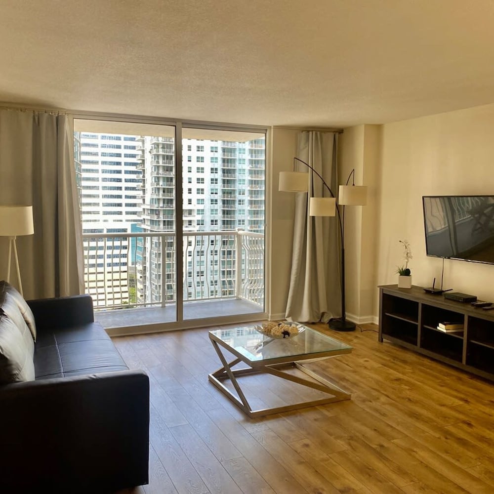Apartment photo 2