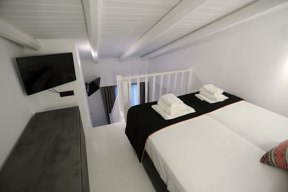 Standard Suite with Loft photo 2