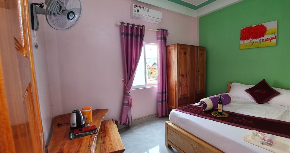 Suite, 1 Queen Bed, Balcony, Mountainside photo 3